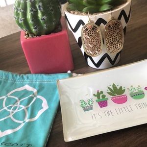 Gold Danielle Kendra Scott Earrings